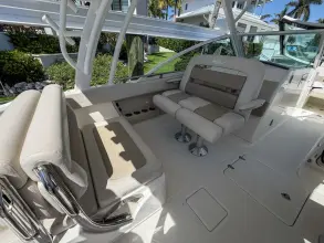 Thumbnail von Boston Whaler 320 Vantage