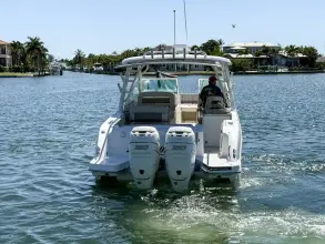 Thumbnail von Boston Whaler 320 Vantage