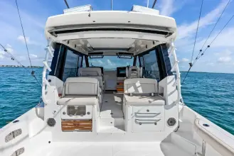 Thumbnail von Boston Whaler 405 Conquest Fellowship