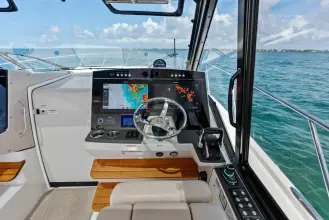 Thumbnail von Boston Whaler 405 Conquest Fellowship