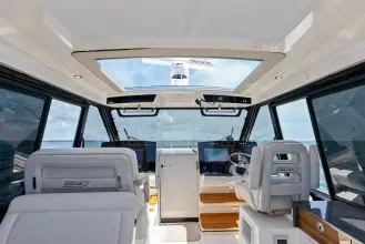 Thumbnail von Boston Whaler 405 Conquest Fellowship