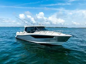 Thumbnail von Boston Whaler 405 Conquest Fellowship
