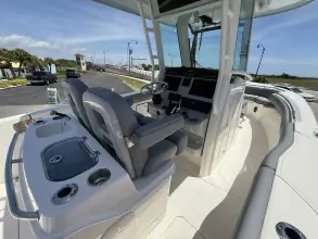 Thumbnail von Boston Whaler 280 Outrage
