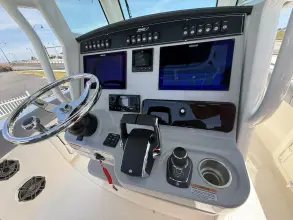 Thumbnail von Boston Whaler 280 Outrage