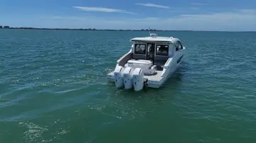 Thumbnail von Cruisers Yachts 50 GLS OB