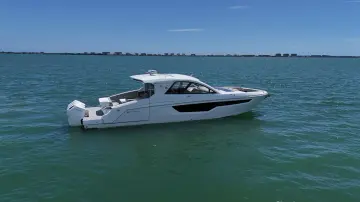 Thumbnail von Cruisers Yachts 50 GLS OB