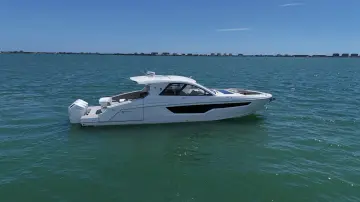 Thumbnail von Cruisers Yachts 50 GLS OB
