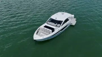 Thumbnail von Cruisers Yachts 50 GLS OB