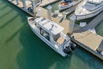 Thumbnail von Cruisers Yachts 38 VTR EC