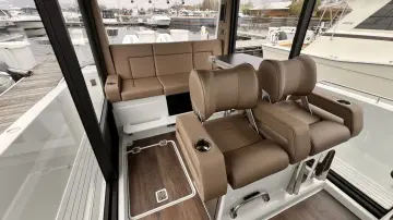 Thumbnail von Cruisers Yachts 38 VTR EC