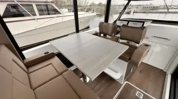 Thumbnail von Cruisers Yachts 38 VTR EC