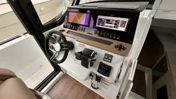 Thumbnail von Cruisers Yachts 38 VTR EC