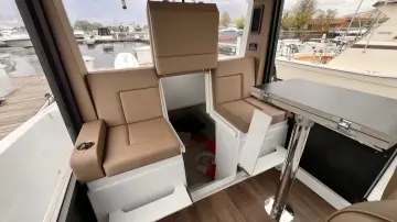 Thumbnail von Cruisers Yachts 38 VTR EC