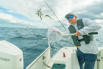 Thumbnail von Boston Whaler 330 Outrage