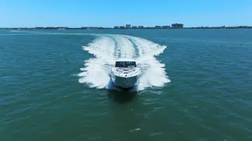 Thumbnail von Cruisers Yachts 50 Cantius