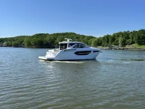 Thumbnail von Cruisers Yachts 42 Cantius