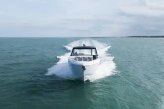 Thumbnail von Cruisers Yachts 50 GLS OB