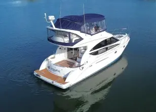 Thumbnail von Meridian 391 Motor Yacht Summer Wind