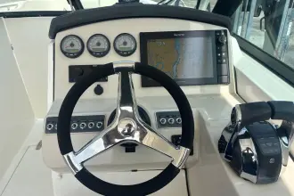Thumbnail von Boston Whaler 270 Vantage