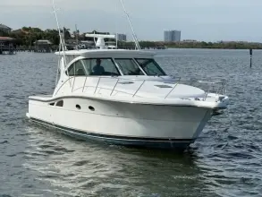 Thumbnail von Tiara Yachts 4200 Open Property Damage