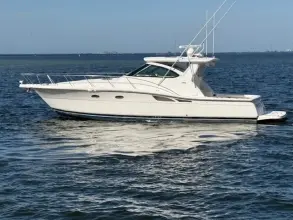 Thumbnail von Tiara Yachts 4200 Open Property Damage