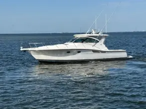 Thumbnail von Tiara Yachts 4200 Open Property Damage