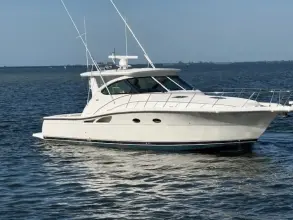 Thumbnail von Tiara Yachts 4200 Open Property Damage