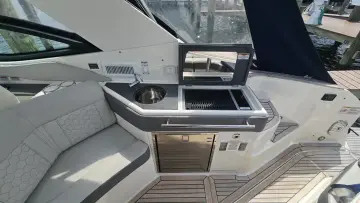 Thumbnail von Sea Ray 320 Sundancer Outboard