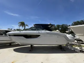 Thumbnail von Cruisers Yachts 38 GLS South