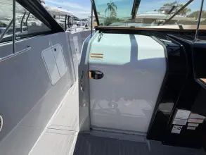 Thumbnail von Cruisers Yachts 38 GLS South