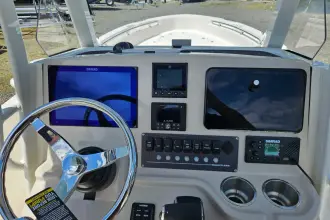 Thumbnail von Boston Whaler 250 Dauntless