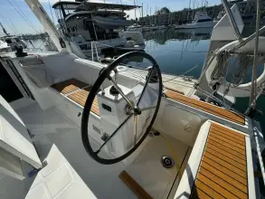 Thumbnail von Beneteau Oceanis 35.1