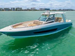 Thumbnail von Boston Whaler 420 Outrage