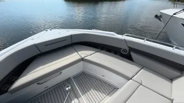Thumbnail von Cruisers Yachts 50 GLS OB