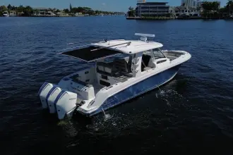 Thumbnail von Boston Whaler 350 Realm