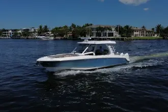 Thumbnail von Boston Whaler 350 Realm