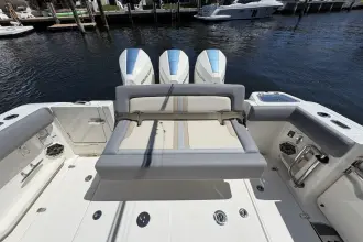 Thumbnail von Boston Whaler 350 Realm