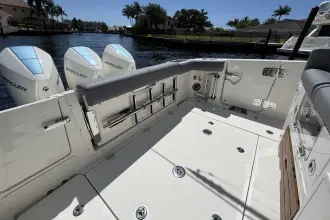 Thumbnail von Boston Whaler 350 Realm