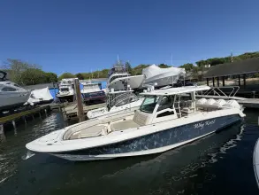 Thumbnail von Boston Whaler 380 Outrage