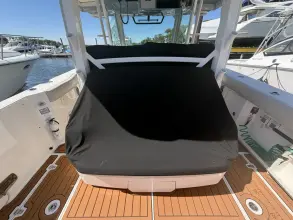 Thumbnail von Boston Whaler 380 Outrage