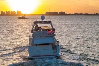 Thumbnail von Azimut 68 "Pony Up"