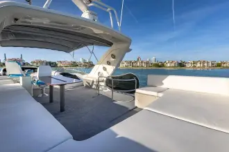 Thumbnail von Azimut 68 "Pony Up"
