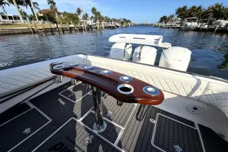 Thumbnail von Intrepid 400 Cuddy