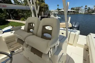 Thumbnail von Cobia 296 Center Console