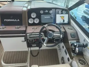 Thumbnail von Formula 330 Crossover Bowrider