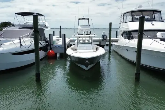 Everglades 435 CC