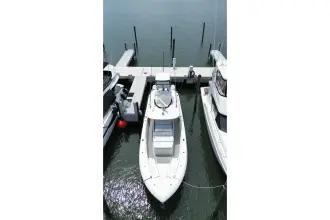 Thumbnail von Everglades 435 CC
