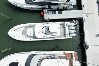 Thumbnail von Everglades 435 CC