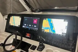 Thumbnail von Everglades 435 CC