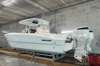 Twin Vee 280 GFX